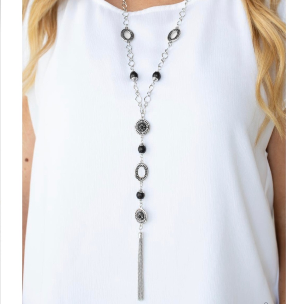 Gorgeous shimmery silver chain w  tassel and matching earrings